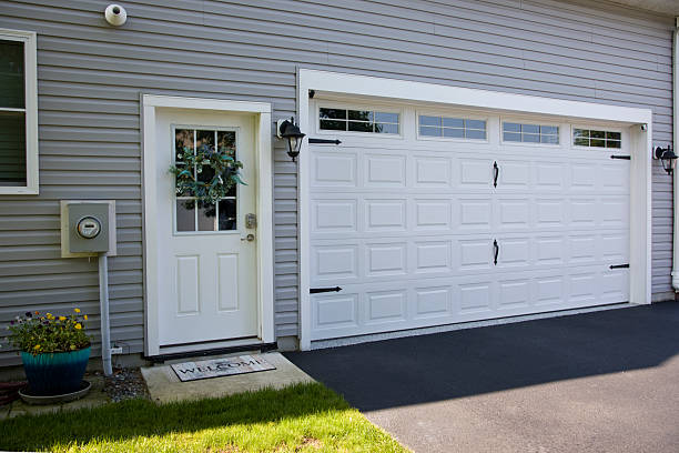 24/7 Emergency Garage Door Panel Replacement experts in Montgomery County County, VA